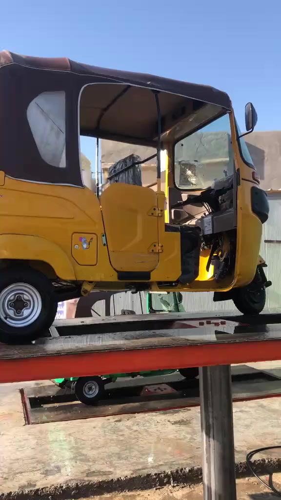 سلام عليكم ورحمة الله وبركاته تكتك موديل 21 رقم سنويه رقم كربلاء نضيفه كفاله عامه بس  دوس معمره نضيفه الله شاهد سعر خاص ***********
