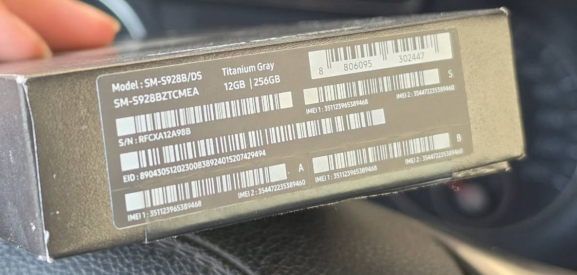 s24 Ultra 256GB للبيع
جهاز نظيف مرتب مكفول من كلشي ومداخل اي صيانة مع كافة الملحقات مالته وكارتون الجهاز شرق اوسط شريحتين استعمال خفيف

السعر 900 اف


**إذا كنت صاحب هذا الإعلان وتريد حذفه لأي سبب، رجاءا أرسل رسالة إلى الدعم الفني**