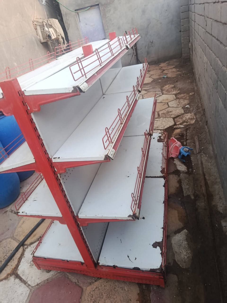 سلام عليكم
عارضه رفوف وصطيه للبيع 
السعر 75 
قضاء المدينه


**إذا كنت صاحب هذا الإعلان وتريد حذفه لأي سبب، رجاءا أرسل رسالة إلى الدعم الفني**