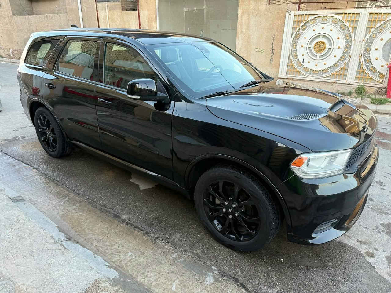 ﷽ 
اللهم مصلي ؏ محمد وال محمد
نوع السياره : دوج دورنكو
مديل :2019 اصل تحويل ثاني يوم
نوع محرك :6سلندر
لون السياره : اسود
المواصفات 
1.صندوق كهربائي
2.كشنات كهربائي
3.شاشه كبيره
4.اشاير بل مري 
5. ويل 20
6.تحكم شفاتات استيرين
7. السياره بيه هواي مواصفات 

السياره جهازه ؏ اخار حبايه فول مواصفات + (بدون ﻼ‏ دواخل + ﻼ‏ جفيه +لا كلبه) سياره بيه احزام  بدون تكم بدون دواخل بيع احزام  سياره مـــꪆ احزام   صور سورنار مرفق مع النشر
8. بيع او مرواس حسب القناعه 
9. السعر (خاص) 
10 قبل ماتدخل اقره تفاصيل وبيك خير وتدلل 
استفتسار او اتصَال ماسنجر او واتساب

 ‭0771 355 0582‬ Singapore
