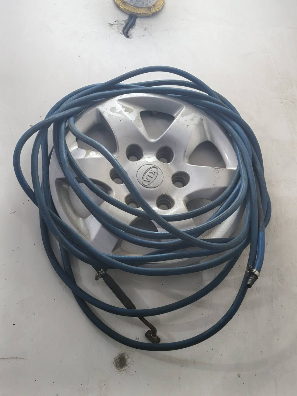 السلام عليكم صونده كامله البيع كل وحه 12متر ***********
