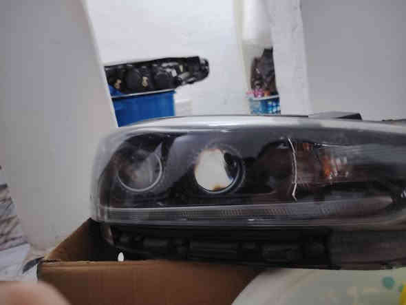 السلام عليكم زوج ماصدات كيا كادنزه خليجي موديل 18مع كفر بلوجكتر و بطانه جاملغ جهة اليمين للاستفسار الاتصال على الرقم *********** او *********** او على الواتساب
