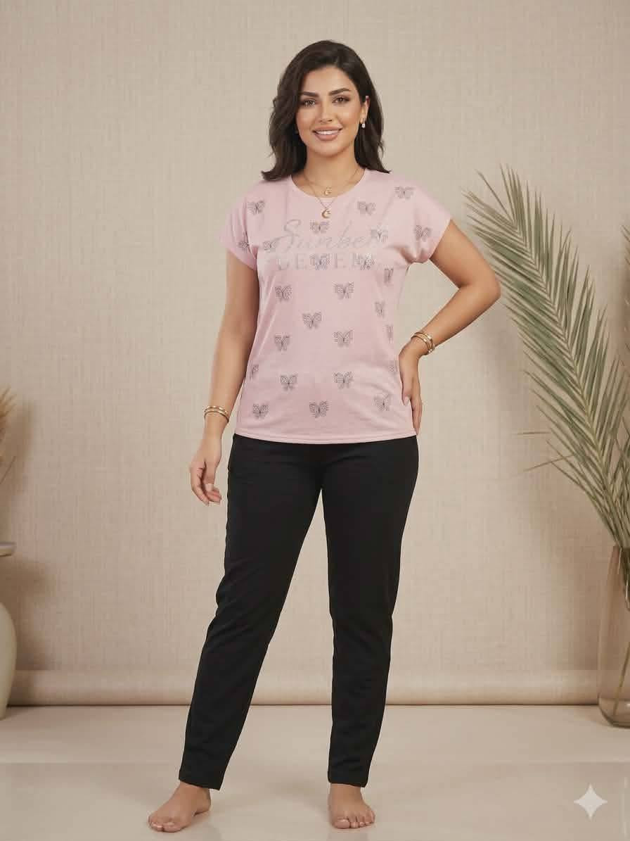 متوفر ملابس نسائيه بناتيه شي أن وباله 
البضاعه مكس 50 قطعه شي أن وتقريبا 80 قطعه باله بجامعة وتشيرت كله نسائي بناتي وفساتين عدد 13 ضلعه وحده للتواصل واتساب ***********
