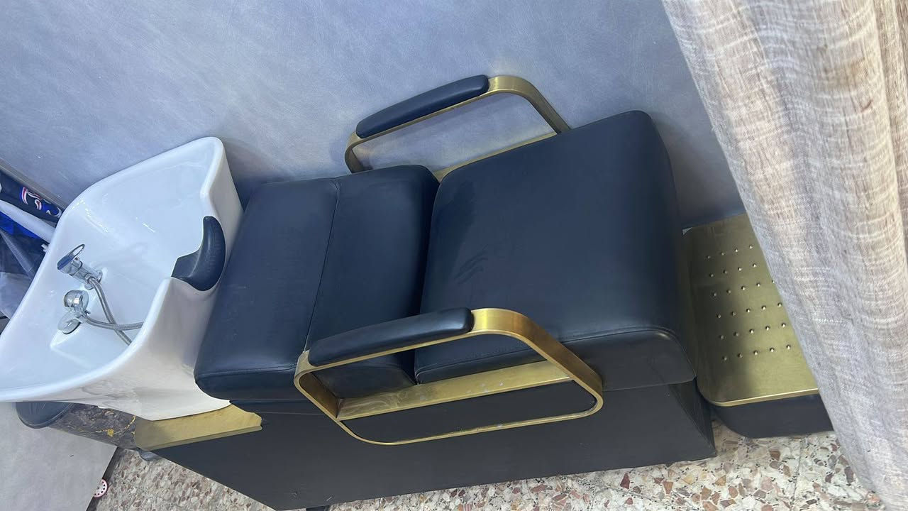 غراض صالون للبيع عنوان حله بابل حي طياره اتصال 781 990 9000
