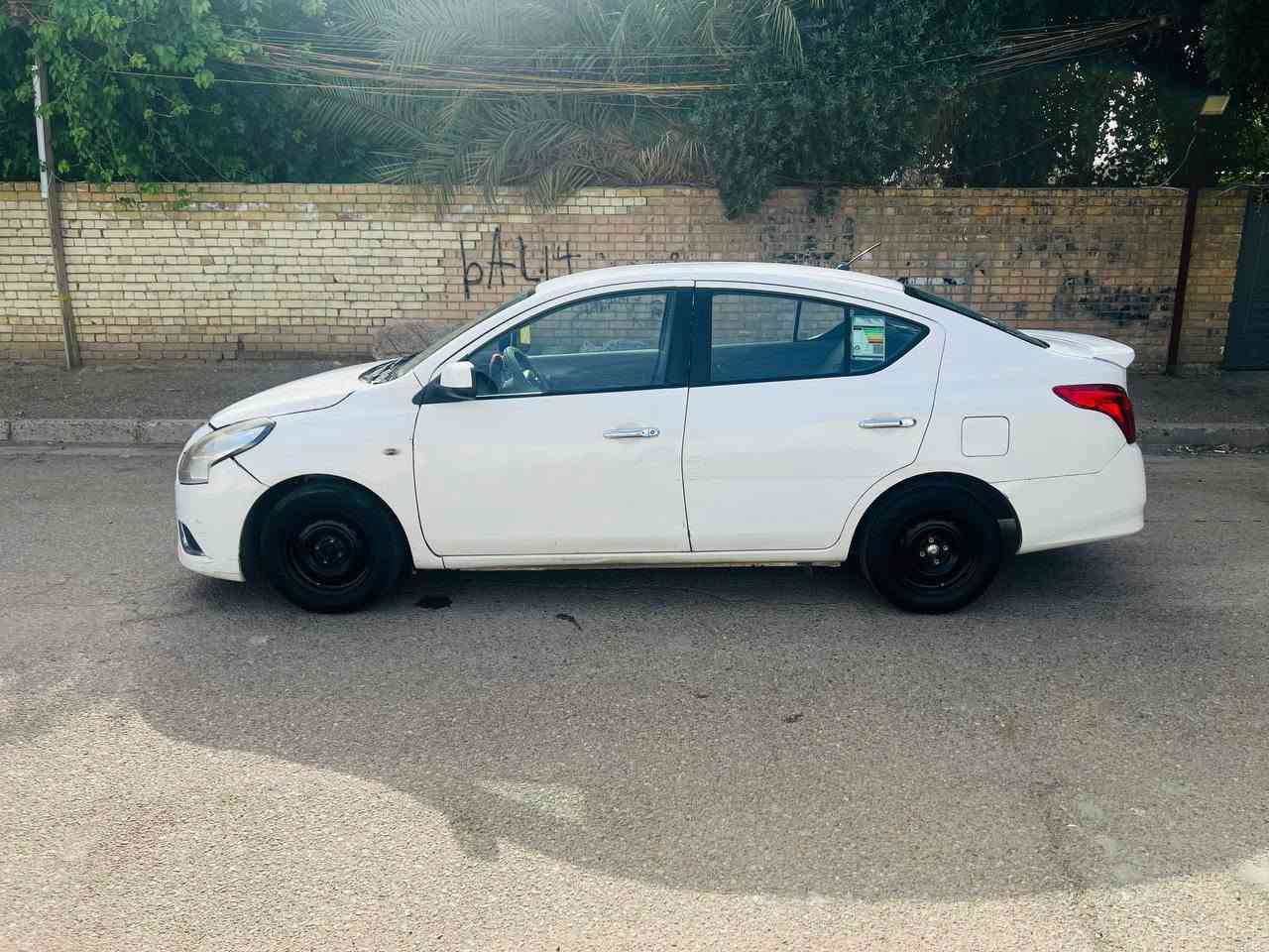 نيسان سني هندي ٢٠١٨ بيها شخوطات مصلح البنيد على البارد رايدها  ١٠٠ / وبيها مجال للطيبين  ***********
