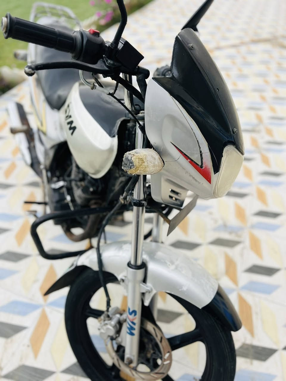 البيع موطور سايم موديل17وراق كامله السعر ٦٠٠رقم الهاتف


**إذا كنت صاحب هذا الإعلان وتريد حذفه لأي سبب، رجاءا أرسل رسالة إلى الدعم الفني**