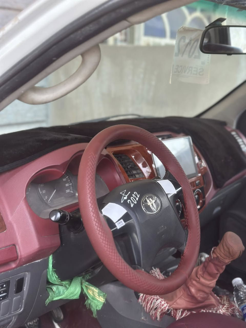 للبيع تيوتا فورويل موديل 2012حادثها كلش بصيط محرك حداديه خير من الله مصبوغه لجماليه فقط والسعر خاص ***********السياره بسمي
