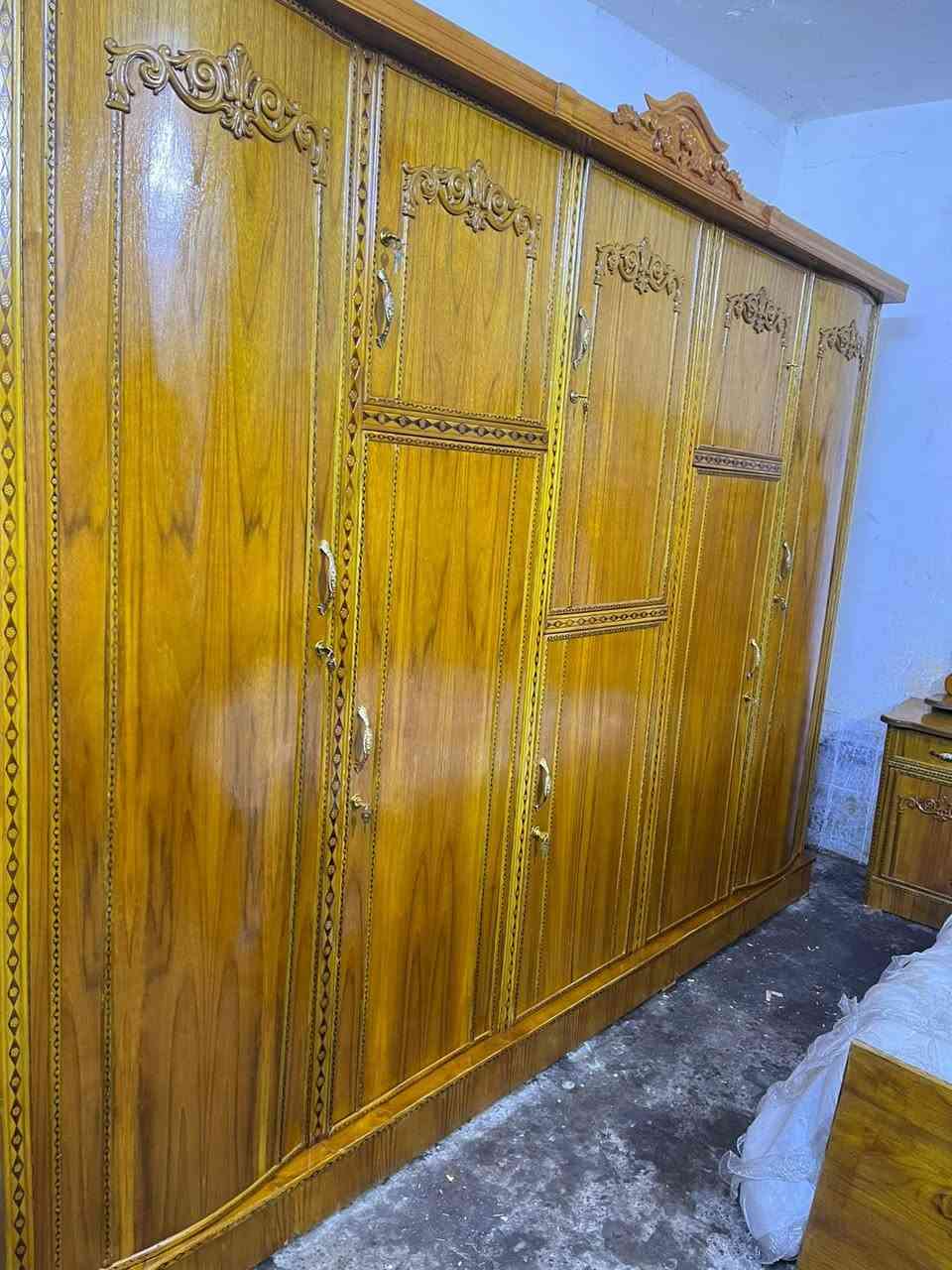 غرفه أخشاب مستعمله للبيع  ٥أبواب ملحق صاج نضيفه اخت الجديده استعمال قليل اقل شهر مديل نفخ مقوس ضهر جوجوبه براغي الزاويه كنتوريه ملحق السعر 750نضافه فوال بغداد الاتصال ***********متواجد واتساب 👍
