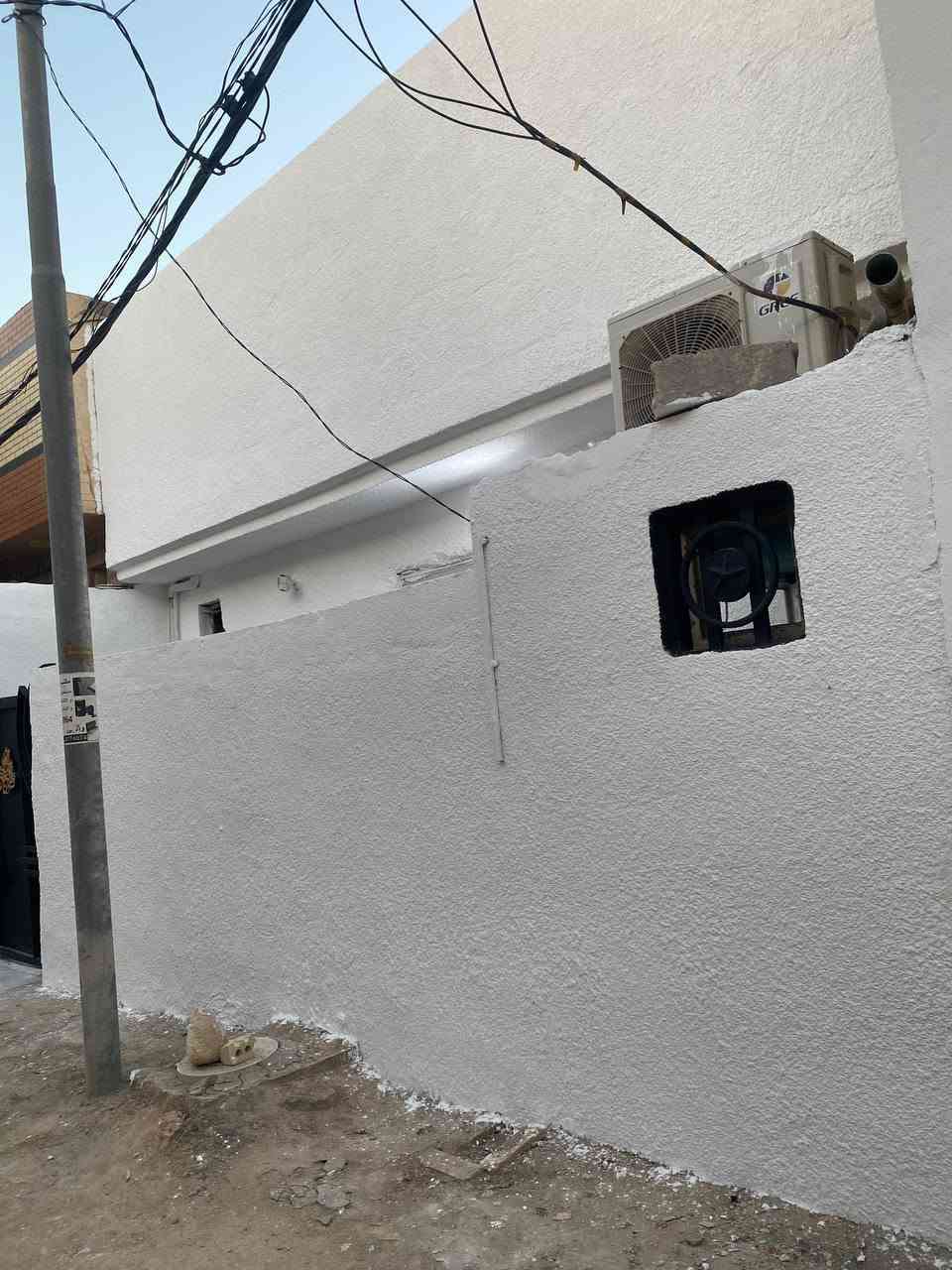 بيت للبيع ٧٠ متر واقع حال ٧٥ بكنطرة السلام يبعد كم واحد عن الامام مشي حوال نصف ساعة ب٦٢ وبي مجال طابق واحد بناء نظيف الاتصال بالرقم ***********
