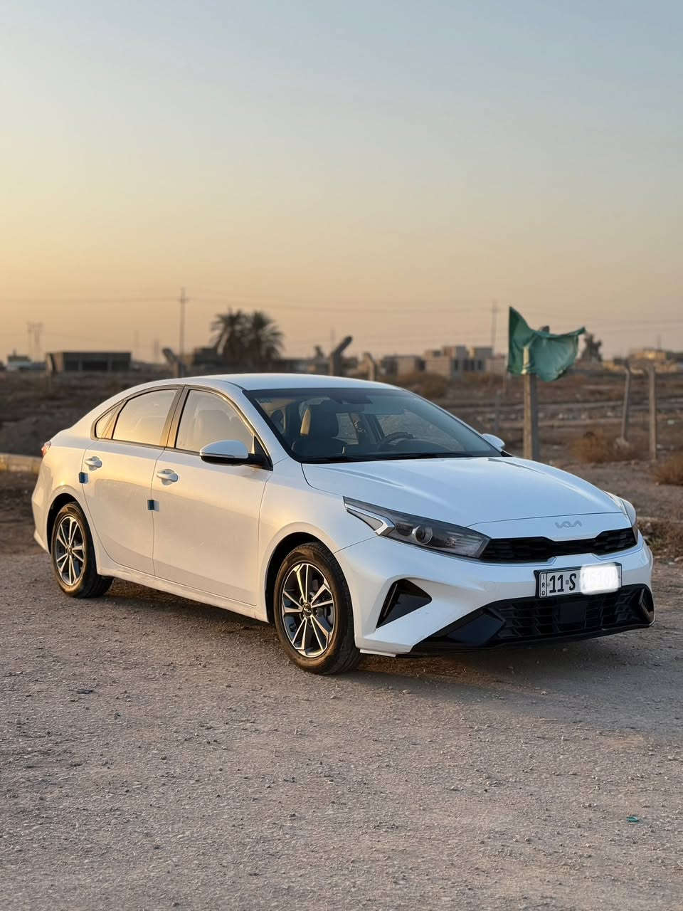 سيراتو 2022 وارد كوري
مكفوله كفاله ماشيه ٥٠ الف
رقم بغداد ب أسمي فول بصمه ورادار 
وباقي المواصفات معروفه بدون فتحه 
محرك  1600  كير  6  AT سياره جديدة 
مكانه الديوانية 
للاتصال *********** 
السعر 163 وبيه مجال بسيط
