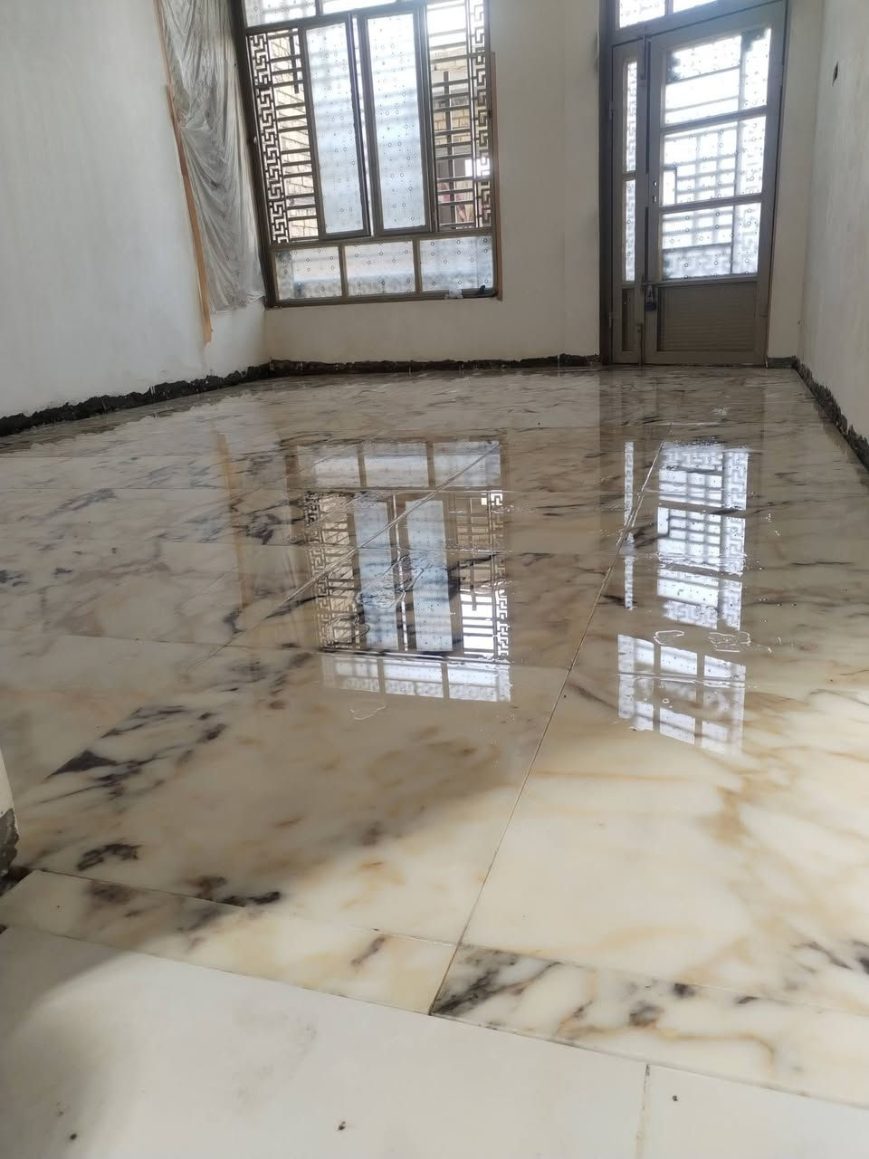 خلفه سيراميك
جداري أرضي
***********
