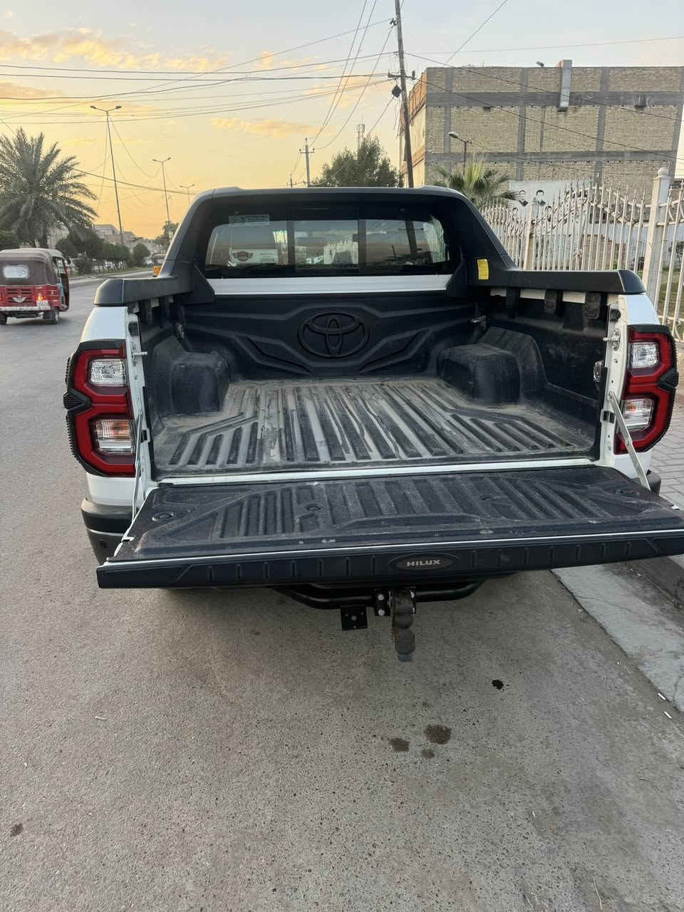 ‏سلام عليكم بكم هايلوكس للبيع موديل 24 مكفولة كفالة عامة(***********
