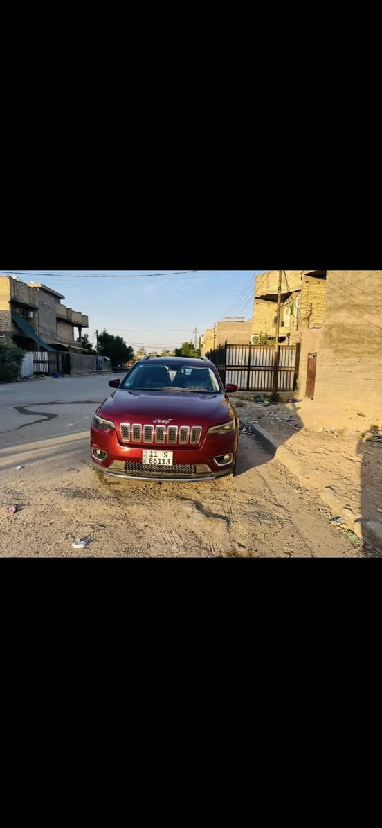 السلام عليكم
جيب شيروكي (بزون ) موديل 2020 للبيع

4 سلندر 2400 

122الف كيلو 

المواصفات فوووول للأخير : عده البانوراما

* لون مميز  ماروني 

* مقاعد جلد لون اسود 

* بصمة تشغيل وبصمة باب

* لد نهاري + زينون + بلوجكتر 

* حساسات خلفية 

* توقف اوتماتيك قبل الاصطدام ( مستشعر وقوف )

* كاميرا خلفية 

* رادار جانبي

* تنبية النقطة العمياء 

* مثبت السرعة

*شاشة عرض ووسائط لمس

* نضام المفتاح الذكي

* مقعد سائق كهرباء

* جام فول اوتو

* هندبريك بصمة

*مانع انزلاق

* اشاير بالمري

* فول تحكم مقود

* مدخل usb و aux وربط بلوتوث وكاربلير

*حساسات ضغط الاطار

* حساسات جودة الدهن

* رقم بغداد  دولي تحويل ثاني يوم 

* ضرر بجم جاملغ مكاني بغداد السعر 132للستفسار ***********
