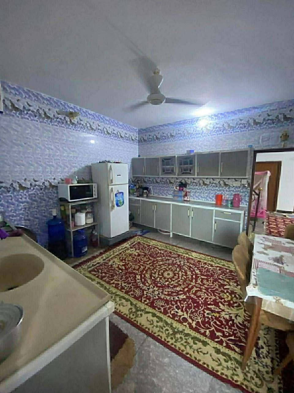 السلام عليكم
دار للبيع العنوان شارع 80 المهندسين مقابيل مدينة ألعاب أرض بابل 

المساحة 200 متر طابو صرف 

يبعد عن شارع 80 حوالي 70 متر 

يحتوي على 2 غرف نوم ومطبخ وكلدور وصالة وصحيات خارجية وداخليه 

للاستفسار اكثر الاتصال ع الرقم التالي

***********
مكلف بالنشر

