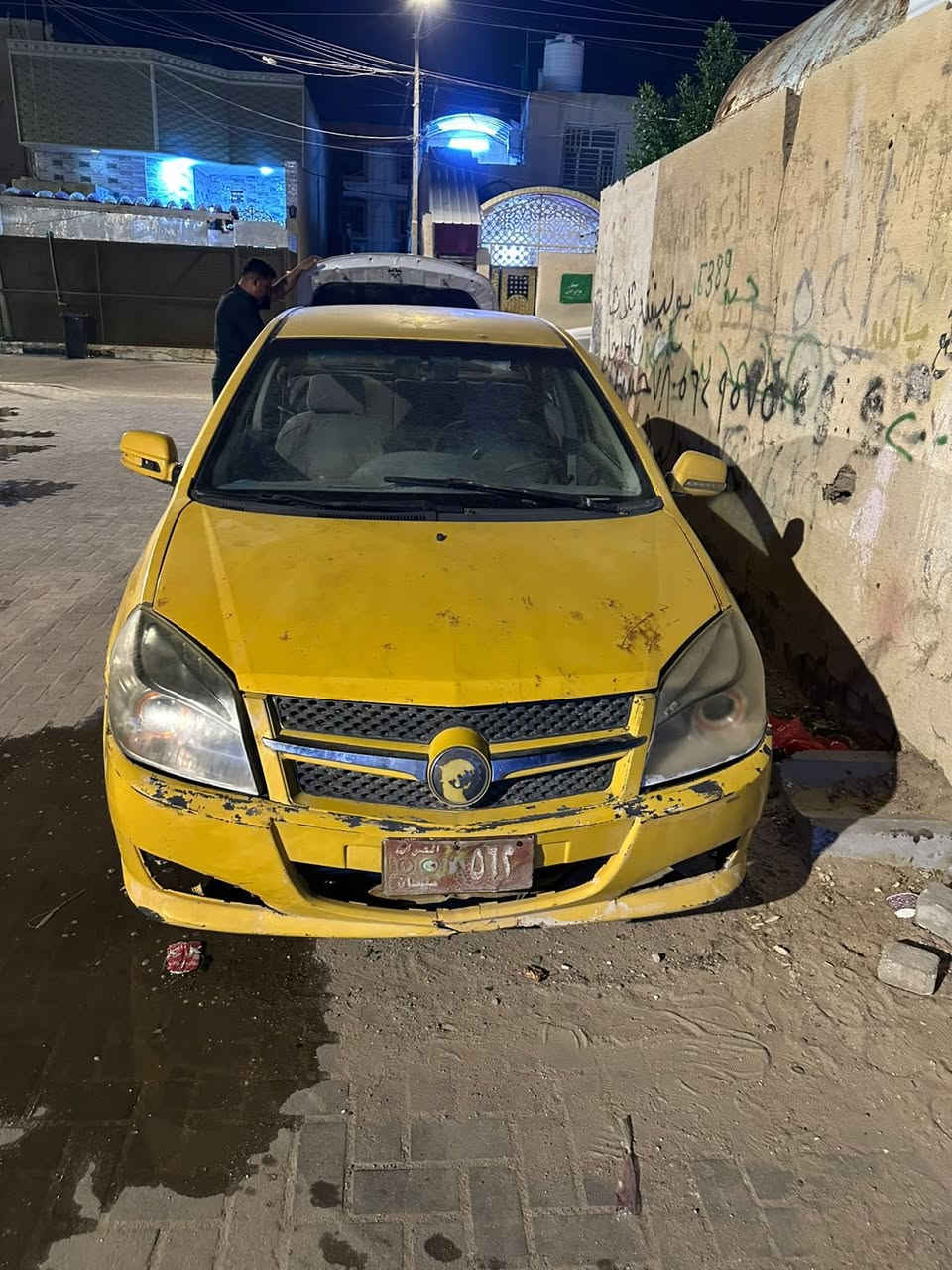 سيارة للبيع السعر 7 ورقات كهربائيات شغالة المكينة والكير بلاديات لا تنقيس ولا تبخير المكان البصرة ما متواجد بلفيس الشراي يجي واتساب *********** راعيهة ما اندلة
