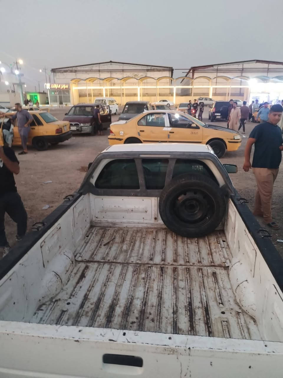 السلام عليكم بيكم اريدو مديل 216مكينه وكير ياباني رقم نينوه راعيها بل بصره شرط تحويل مكان سياره البصره المطيحه سعرها 35 وبيها مجال  ***********
