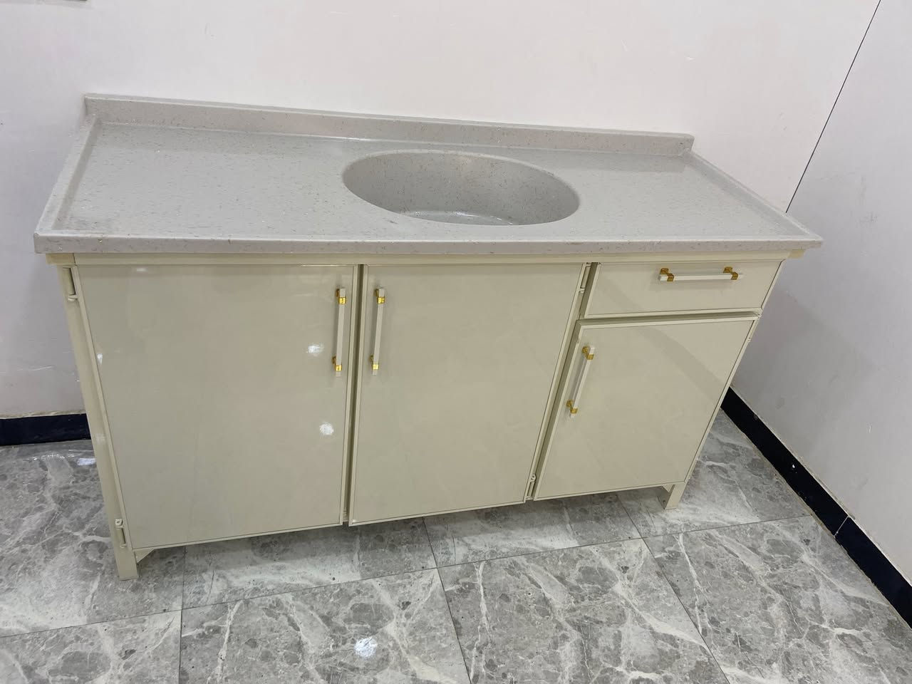 سنك مرمر جديد متر ونص المكان الاسكان الصناعي واكو توصيل شراي خاص


**إذا كنت صاحب هذا الإعلان وتريد حذفه لأي سبب، رجاءا أرسل رسالة إلى الدعم الفني**