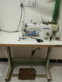 للبيع صناعي نضيفه سعر ٢٣٠ وبي مجال 07835571999