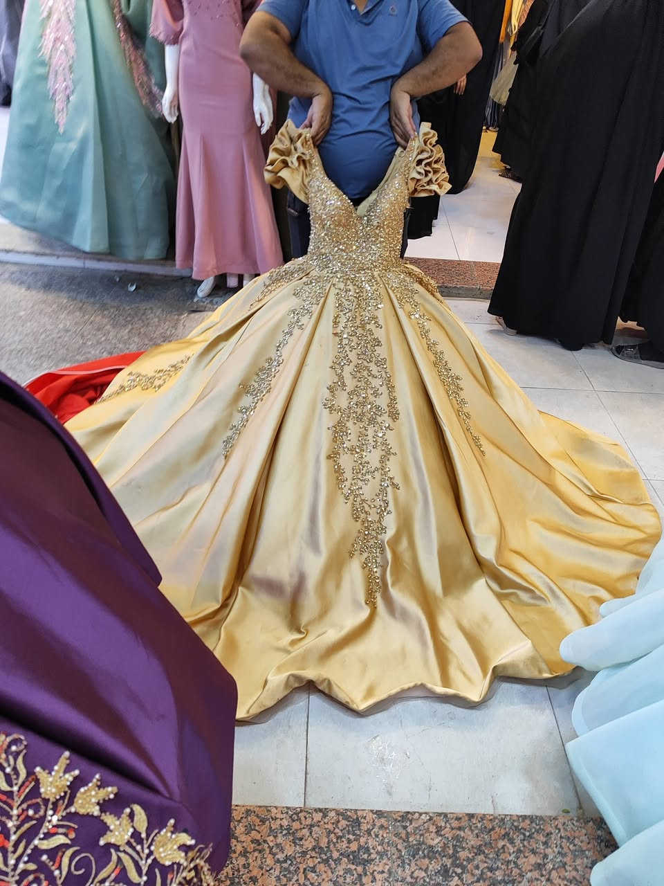 يوجد بدلات البيع جمله مفرد اكثر ستفسار على خاص سعر ٦٠،، الف ***********
