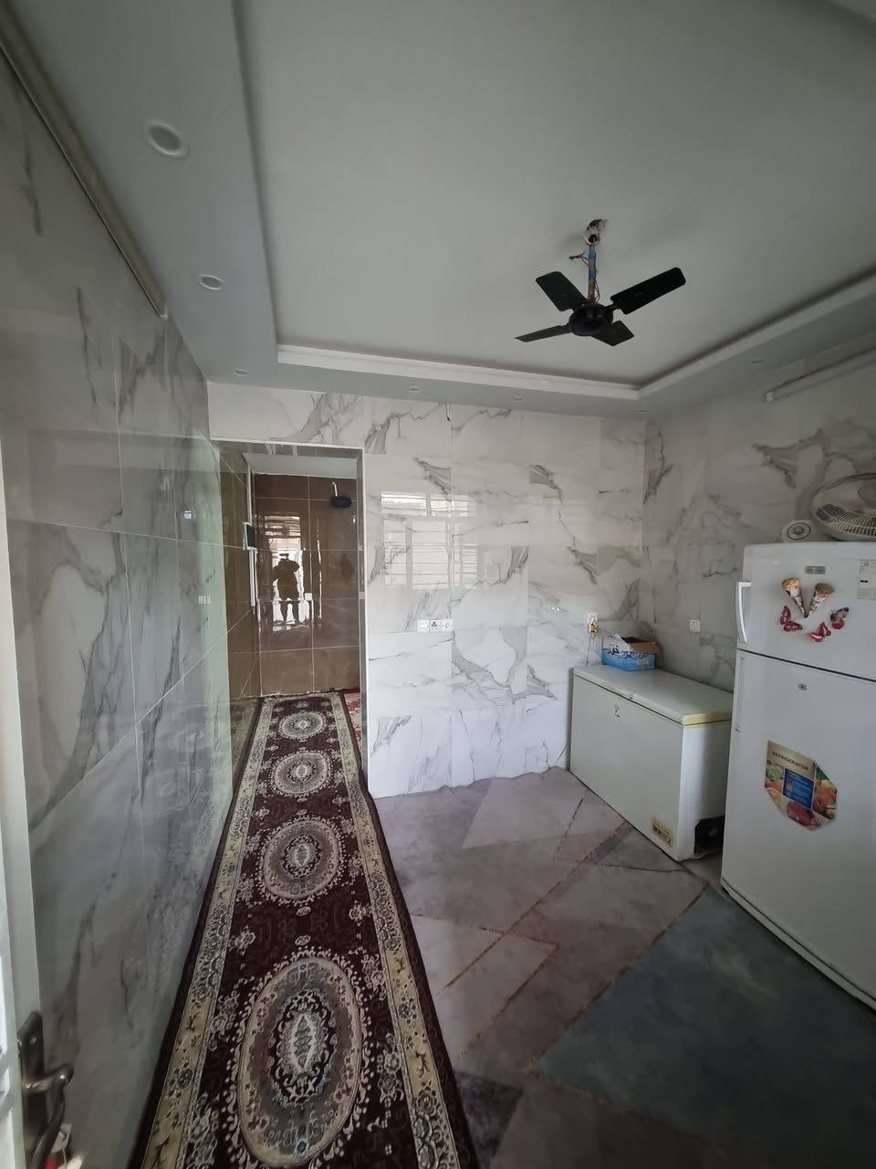 السلام عليكم ورحمة الله وبركاته 
بيت للبيع مساحه ١٥٠
يحتوي على (٦) غرف نوم معا استقبال معا مطبخ 
معا خدمات كامل مكمل
البيت تجي وسكن بي نطيف جدأ
استفسار على رقم ***********
