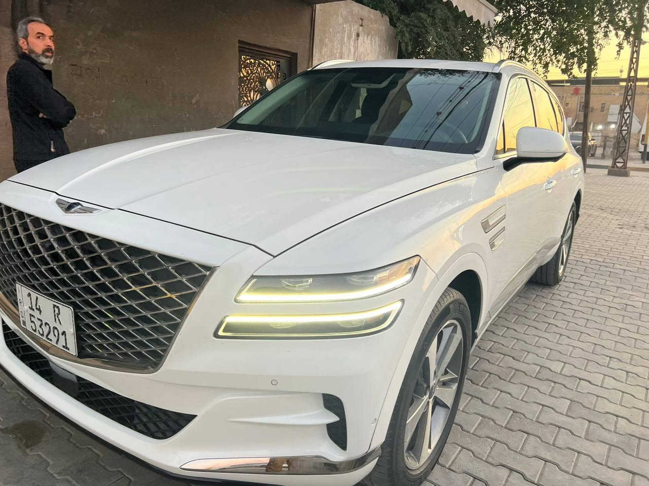 السلام عليكم سيارة جنيسيس GV80للبيع
رقم انكليزي
بدون حادث فقط غرق جوة الكشنات مالايحات السيارة
السعر 3شدات و 90ورقه
الاستفسار واتساب 
***********
***********
محرك توين تيربو 
مواصفات السيارة برستج فول فول مواصفات
كشنات كهربائيه السائق و الراكب
حساسات خلفيه 
كامرة اماميه وبل مرايات الصفح وكامرة خلفيه
كير 8نمر 
ستيرن كهربائي
