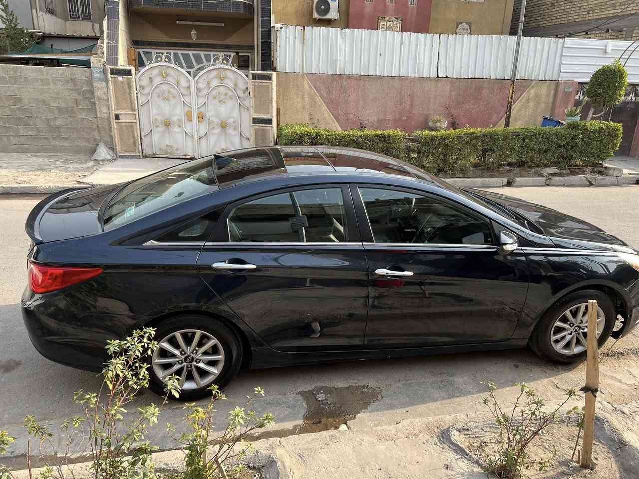 السلام عليكم سوناتا2013 وارد امريكا صور الحادث مرفق مع الصور بصمه فول مواصفات بانوراما فتحة سقف ،بسمي رقم بغداد دولي مكينه ٢٠٠٠تيربو جي دي اقتصادية تخم تاير سياره جديده أحلى من الصورة لمتد غرفة بالجيس تبريد قطعتين فول بيهه قطع صبغ أثر جراد بدون معجون سيارة جاهزة من كلشي تراي وين متريد 
 بغداد الحرية *********** اتصال فقط ممتواجد على الفيس .

السعر :115
