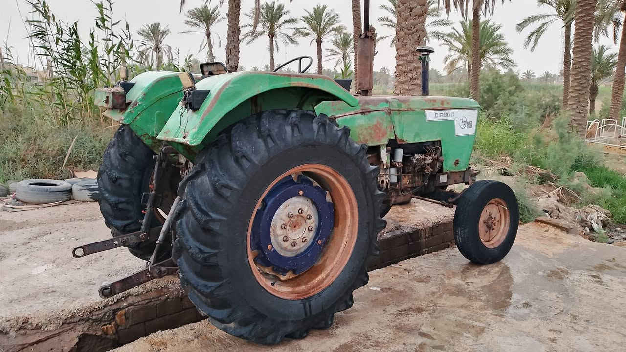 سلام عليكم للبيع مكينه سيرت موديل 99 بدون مكينه كامله جاهزه للعمل خير من الله مكاني ناصريه سوق الشيوخ 
رقم ***********
