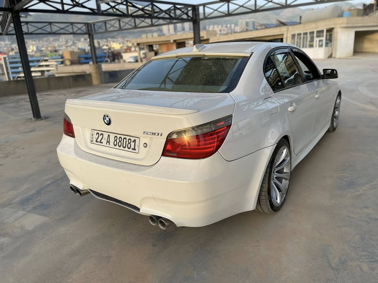 سلاوتان لێبێت
***********
bmw  E60    2008  فول فول
مەکینە مرخوب نۆزل کورت بیلاد
530 
سلایت 
5پەردە  ئاوێنە شەفت 
کوشن جلد   کوشن خەزن 
گێر کوبرا 
گێرو  مەکینە بەشەرت 
بێ دە عه م  ئێرباگ بەشەرت 
پشتو پێش  حاسە 
 سەنەوی نوێیە تا ٢٠٣٠
جورا تایەی تازە 
نرخی 138$ کەمیک مەجال 
ژمارەی مۆ بایل ***********
