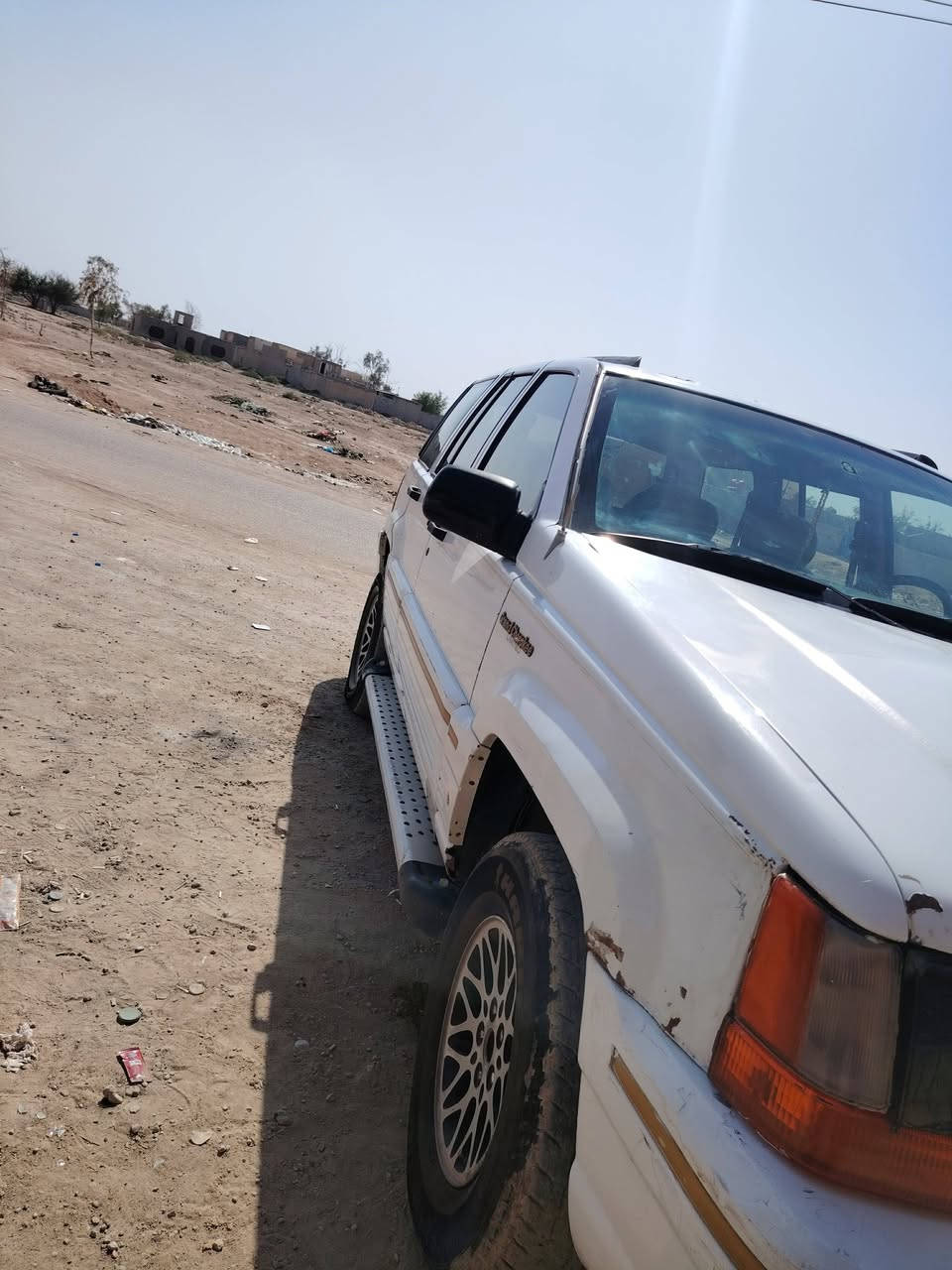 السلام عليكم
جيب شيروكي
مديل 96
فتحه بلقماره 
مكفوله من الضربه
حداديه 50%
تخم تاير جديد
كهربائيات تشتغل
غرفتها 80%
كير ومحرك بطه جدد لا تبخير لا تنقيص 
رقم سليمانيه 
سنويتها صاقطه بشهر ال1 
تبريد بي مشكله بل كمبريسر
السياره خير من الله
مكان السياره نجف 
للاستفسار ***********
