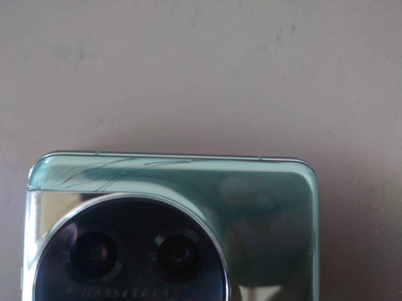 ئەو درزەی پشتی هەیە و تەنیا مۆبایلەکەیە نرخی 435 یان گۆڕینەوە
Oneplus 11 5G
Ram 16+12
Rom 256
Pubg 120fps
Screen 120hz
Snapdragon 8 gen 2
Camera 50mp 8k
Zoom 20X
Battery 5000mah 100w السليمانية, العراق


**إذا كنت صاحب هذا الإعلان وتريد حذفه لأي سبب، رجاءا أرسل رسالة إلى الدعم الفني**
