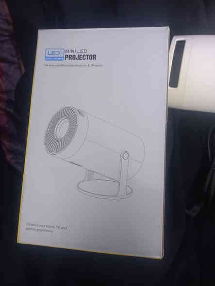 لسلام عليكم ورحمة الله وبركاته 
داتا شو 
الأصلي 
ينربط على الموبايل واي برنامج تدخله من خلال الموبايل يعرضه الك الداتا شو 
الوضوح جدا عالي
شرط الفحص 
السعر خاص او من خلال الرقم 
***********
