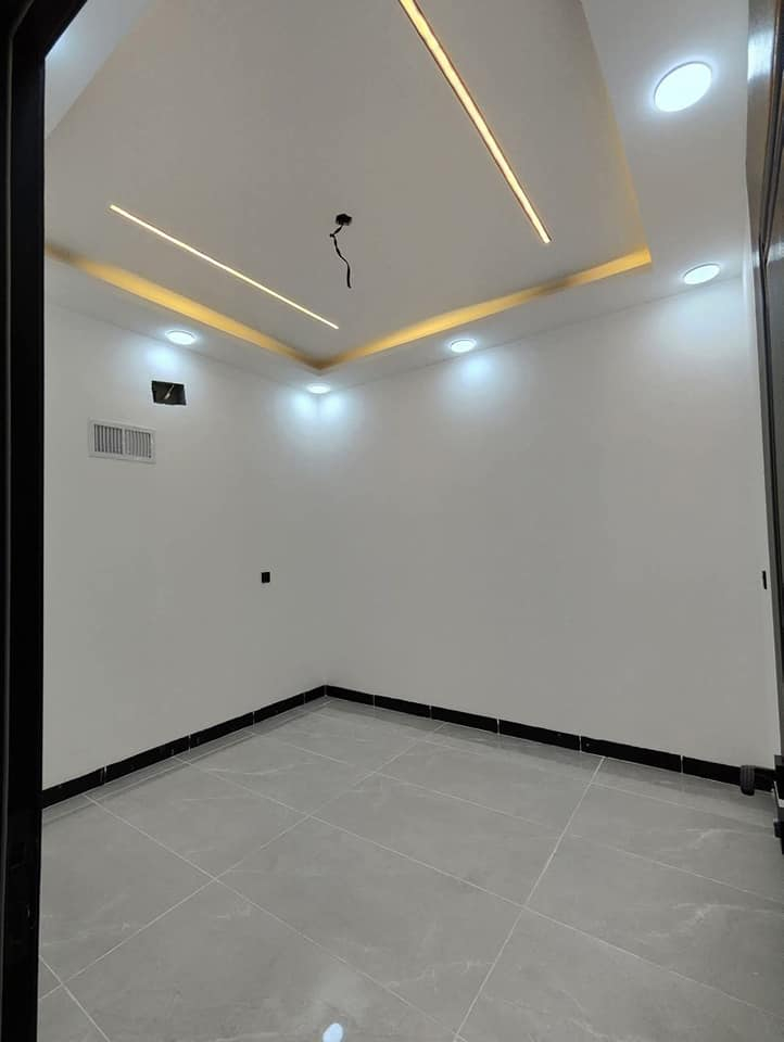 بيت بناء حديث للبيع 
* حي المشراق خلف أسواق السيد
* شارع عرض ١٢ م 
* المساحة ١٠٠ م
* واجهة ٥ م
* طابقين
* السعر ١٩٠ مليون قابل للتفاوض 
 
للاستفسار، يرجى الاتصال على الأرقام التالية:
- ***********
- ***********
- ***********
أو زيارة المكتب على العنوان التالي :
 المثنى، مدخل سايدين الرفاق، قرب مطعم المجلس

#البيت_المعمور_للعقار موصل, نينوى
