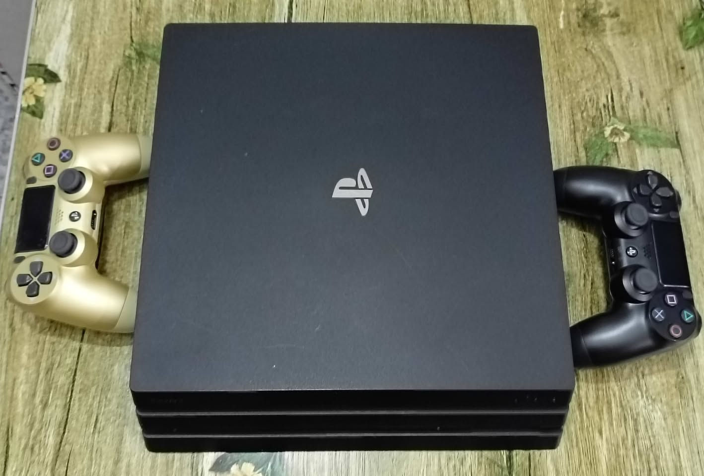 السلام عليكم
Ps4 pro 1 tira
بلاي ستيشن برو ١ تيرا مهكر نظام ١١ مع كامل ملحقاته
نظيف جداً و مكفول من الفتح و التصليح و يوجد عليه ٧ العاب 
٣٢٥ الف 
***********
بغداد شارع فلسطين لا يوجد توصيل
