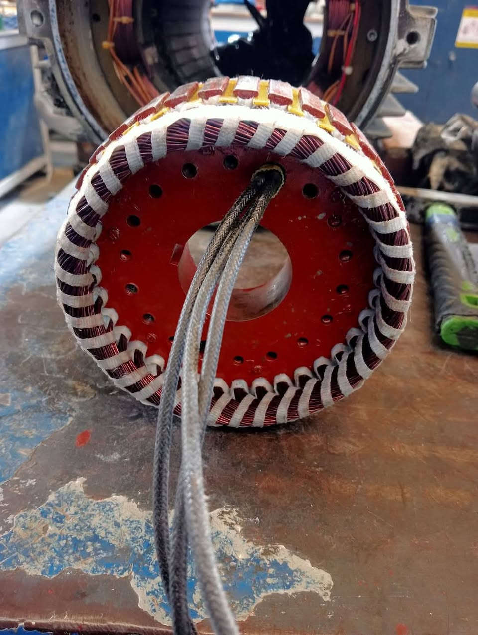 السلام عليكم ورحمه الله وبركاته....
ورشة الصادق 
مستعدون للف وتصليح كافة رؤوس التوليد والمولدات  والماطورات الصناعية وعمل موقعيا مع الضمان لمدة 6 اشهر 
رقم الهاتف ..... المهندس 

 ***********
***********
