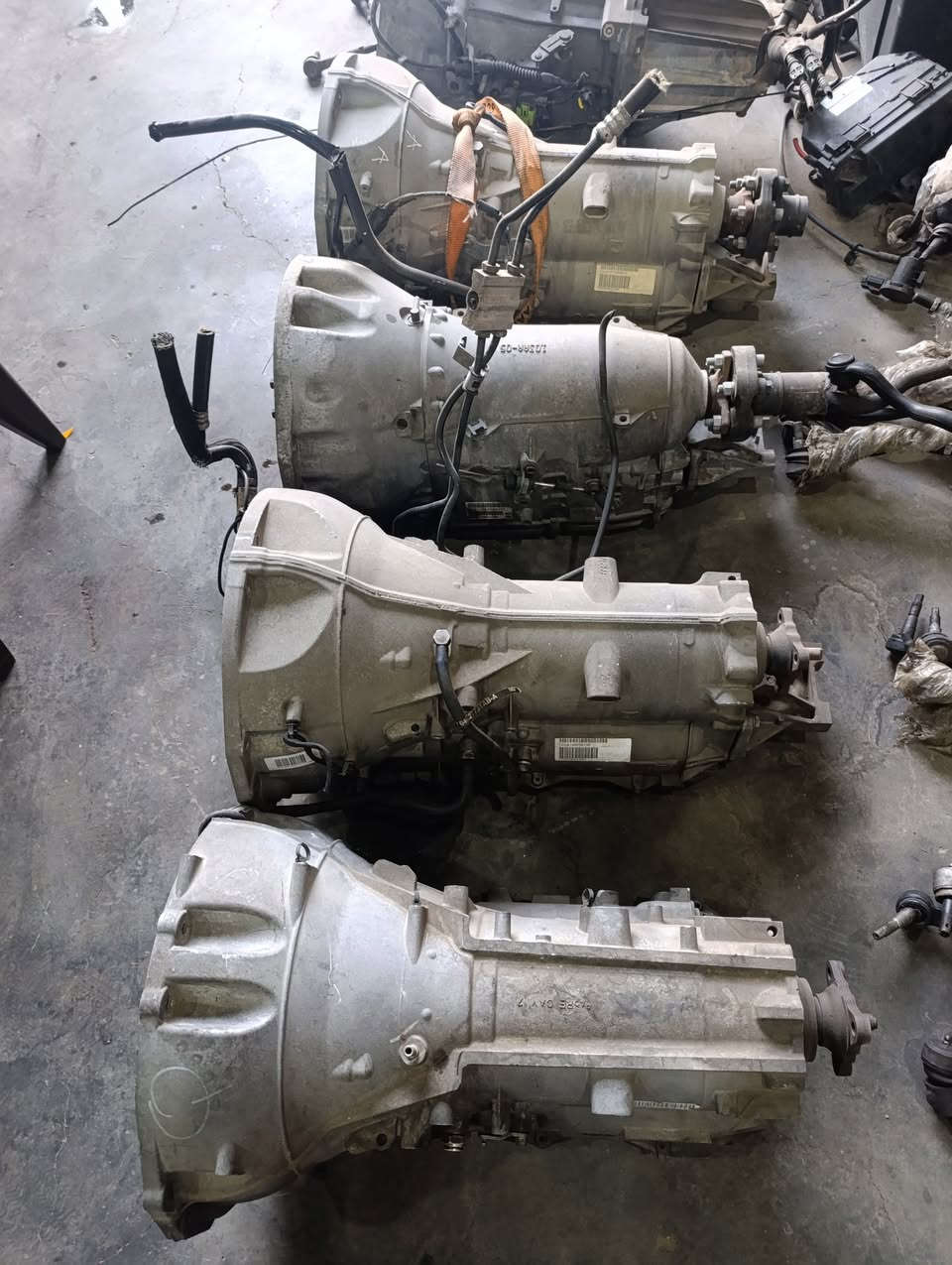 تفليش الاسعار
كير خمس فيش550
كير مرسيدس 325
كير عصا 650
كير هيمي 450
محرك3500 اصل 6 ورقات
تانكي 2010 ....125
قاعده فيت بم 75
مساعد 75
محرك هيمي 13 ورقه خمس حساسات
محرك هيمي 8 ورقات اربع حساسات
لايتات اوباما 2010 اصل145
لايتات هيمي 175 زنون بلاد
دعاميات جارجر 2010 فارغه اصلي تفصيخ بيهن ملاحظات 50 الف
لايتات جارجر 2010 ... 125
فلنجات امامي خلفي الزوج 30
دبلات امامي 2010 اصلي تفصيخ كامل 50 الف الزوج
دبة ماء 2010 مع القبق 55 الف
دبة ماء 3600 مع القبق 70 الف
مشط 2010 ...100 الف
مشط 2014.... 160 الف
داينمو وسلف 2010..45 الف
راديترات تفصيخ 50 الف شرط الفحص
شريط استسرن2010 اصلي تفصيخ مع يدة اشاره 55 الف
ستيرن جارجر 2010 كامل 50 الف
ستيرن اوباما كامل 50 الف
 بالنسبه للبنيد والبدنه ولابواب الاسعار متفاوته
*********** كسره وعطش الفرع الثاني
