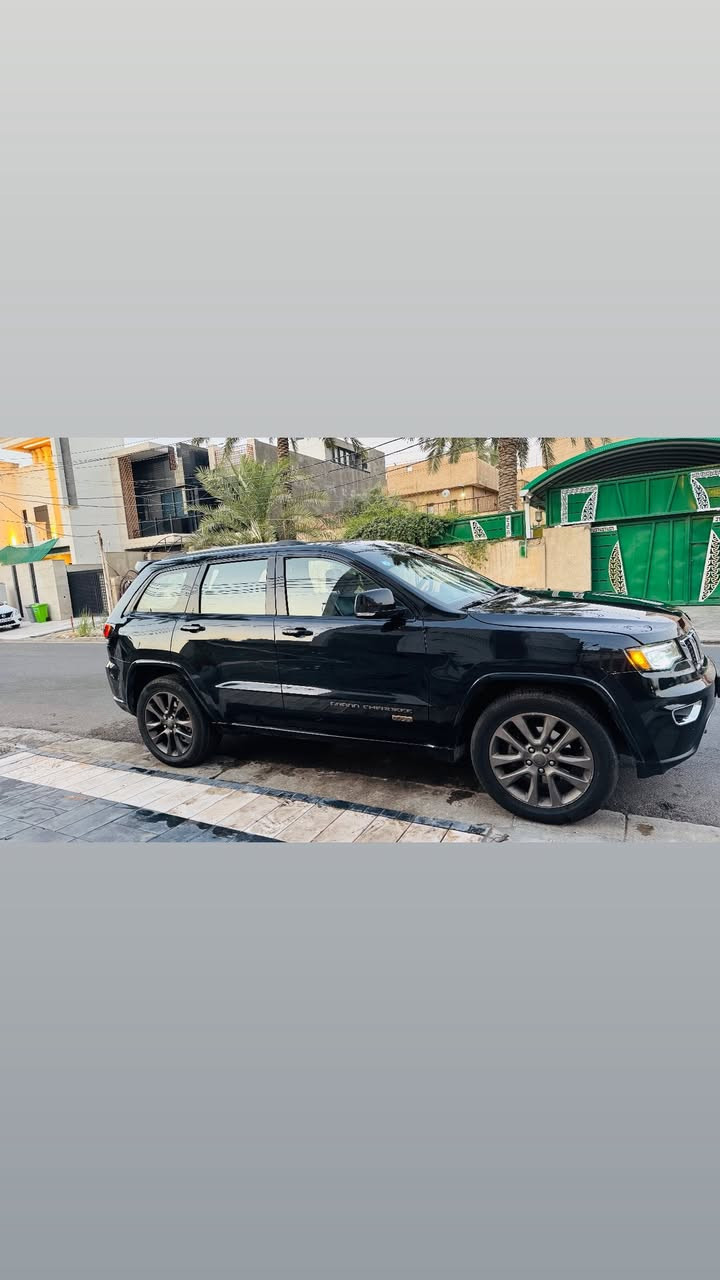 السلام عليكم
جيب كراند شيروكي للبيع بسعر مناسب
فول مواصفات
 موديل2016
رقم بغداد انكليزي ب اسمي تحويل ثاني يوم
ماشيه 100 الف كيلو 
محرك 3600 
مبرمج ع العادي والمحسن ماكو شي اسمه دوانز
فتحة سقف بانوراما
منظومه لايت زينون 
كشنات 5 تدفئة وتبريد
تدفئة استيرن
تحكم ستيرن كهرباء تصعد وتنزل
كشنات جلد بلاد مختمات 1941
كشنات كهرباء
شاشة جبيرة
جي بي اس
لايت وبگ لايت لد شكل الخليجي
جنطة كهرباء 
تبريد منفصل مناخين
اوتو ستوب
حساسات اطار
اوتو بريك من ترجع ع البك
رادارات جانبيه
تعتيم مرآة بالضوة العالي
لد محيطي للسيارة جميع الاالوان
سستم صوت عالي الوضوح والنقاوة
السعر وصور الحادث والسونار ع الخاص
اي تفاصيل اتصل  
مكاني بغداد الكرخ
*********** 
*********** فرقان الموسوي
