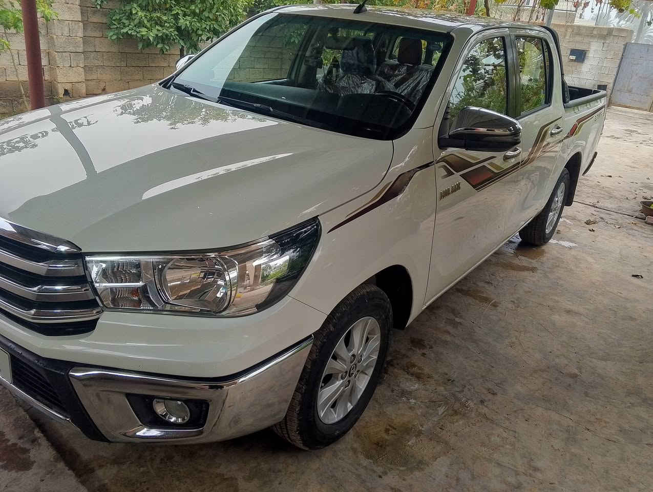 بيكم هايلوكس موديل 19 رقم سليمانيه كويتي السعر 245 كفاله بيها بارد ع كد شبر بالباب  والباب الخلف سائق سنويه ل30 رقم انكليزي هزه جديده مكان سيارة ديالى ***********
