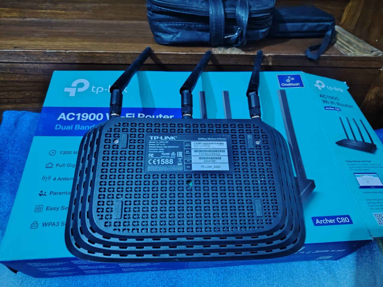 راوتر شغال بس نقص محولا سعر 20الف***********
