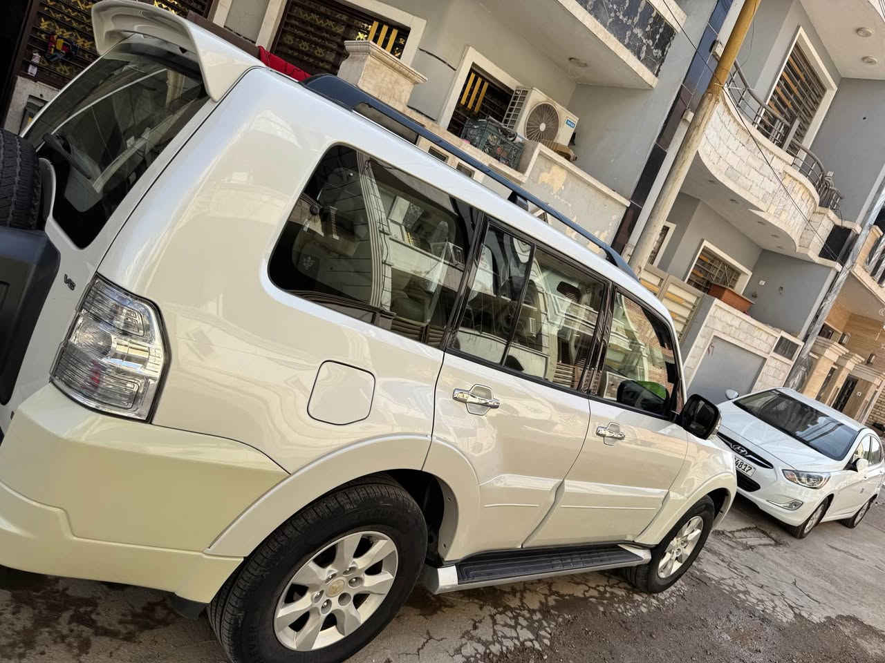 السلام عليكم..باجيرو موديل 2013 مكفوله كفاله عامه فول مواصفات فقط بدون دمام السياره جديده معنى الكلمه كلشي ع وضع الشركه مكينه 3500 مامفتوحه مسويلها معالج طسه شرط التراي اذا بيها طركعه شي لاتاخذها رقم بغداد الدولي هزه وسنويه وارقام جدد تخم تاير تبريد ثلج ماشيه 200 السعر 157 مجال جدا بسيط للشراي والشراي يتصل *********** بغداد, العراق
