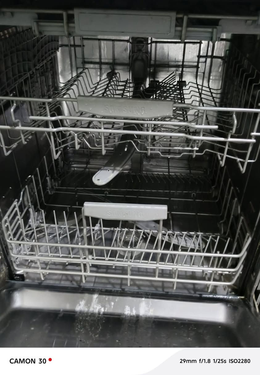 غساله صحون ماركة سامسونك
نضيفة ب٣٥٠ وبيهه مجال مكان الامين


**إذا كنت صاحب هذا الإعلان وتريد حذفه لأي سبب، رجاءا أرسل رسالة إلى الدعم الفني**