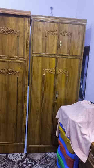 سلام عليكم شباب غرفه البيع غرفه خشابه جديده مستخدمه 3 اشهر مكاني البصره ابو الخصيب  سعر الغرفه 750 وبيها مجال رقم تلفوني ***********
