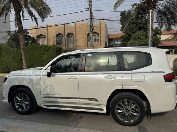 لاند كروز GXR لمتد 
موديل 2023 
ماشية 50 الف 
محرك 4000 تنفس طبيعي 
ساز sas اصلية 
 كامرات 5
لد امامي Limited Edition 
شاشات 3
السعر :  688$
العنوان : حي الجهاد

للاستفسار ***********
