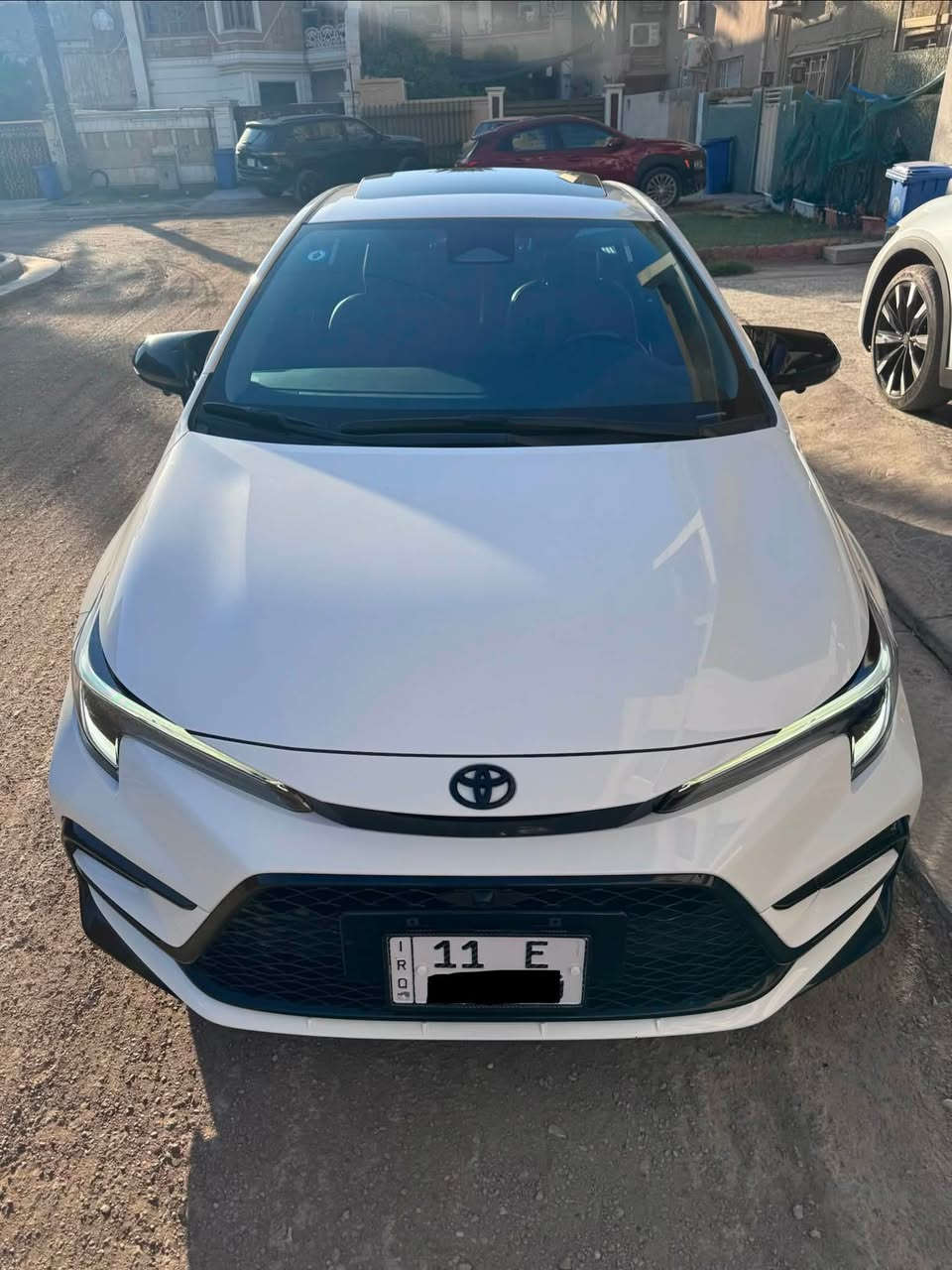 للبيع تويوتا كورلا 2025 شكل الامريكي S بلاك ادشن 4 كامرات فول مواصفات 1/1 رقم بغداد تحويل ثاني يوم ماشية 7000 Km داخل احمر .
مواصفاته : بصمة تشغيل وابواب .
سلايت.
كشن كهرباء 3 تحكمات .
تحكمات ستيرن جهتين.
شاشة دجتل.
اوتو هولد.
3 انضمة قيادة ( ايكو + بور نضام التسارع * نورمال العادي ) .
مثبت سرعة.
تحديد مسار.
نضام المنحدرات .
لايت LED .
بك لايت LED .
رادار امامي. 
نضام EV Mode.
مانع انزلاق.
وباقي المواصفات المعروفة بل فول .
السيارة بدون صبغ او بارد او تبديل .
مكانه : بغداد شارع فلسطين . 
السعر : 168$ . 
للأستفسار : ‭***********‬.
