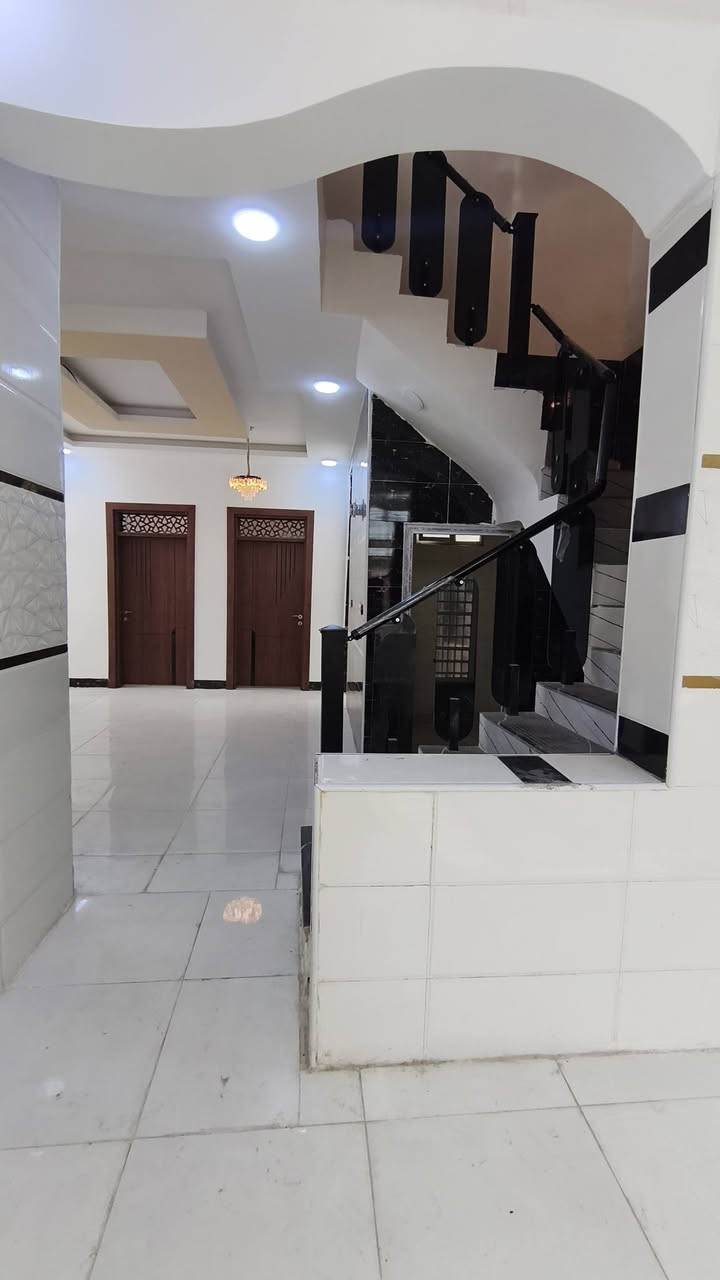 يعلن مكتب  اليرموك  للعقار ⚜️ الدار المســــاحة150متر مربعه
. طابو   زراعي وقرار محكمة 🪐
⚜️ العنــــوان ⚜️  النجف //  
         🔆  الــتـــفـــــاصـيــــل  
الـبـنـاء  درجة اوله البيت مامسكون 
(( طـــابق الاول)) يحــتوي علا غرف، 2 وصاله + ومطبخ مفصول+ وستقبال  وصحيات داخل وخارج. 

🔱الــســعـــر  //57مليون. 🥰

             ملاحظة (((توجد كافت المساحات والقطع  )
⚜️        
((للاستفســار مراجعـة المكتب  #_للعقــار_والمقــاولات
العنــوان مكتب اليرموك  العقار مقابل قرية: الغدير اعمـود 282 #مكتب_اليرموك  العقار_

*********** او الاتصال على الارقام.🟡🟡📞📞📞
   🔆📞تطبيق وتساب موجود
او مرسله  😊
