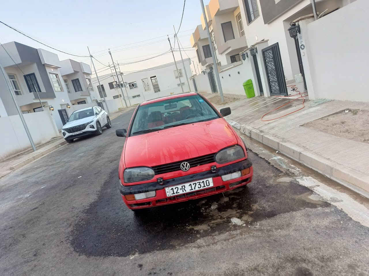 كولف نفخ للبيع هزه جديده السياره باسمي كوبون بانزين قطعتين طبغ بدون دواخل شرط مكينه وكير شرط مكينه٠/٣  قطاره مال بانزين السعر ٣٨ وبيها مجال بسيط
***********
