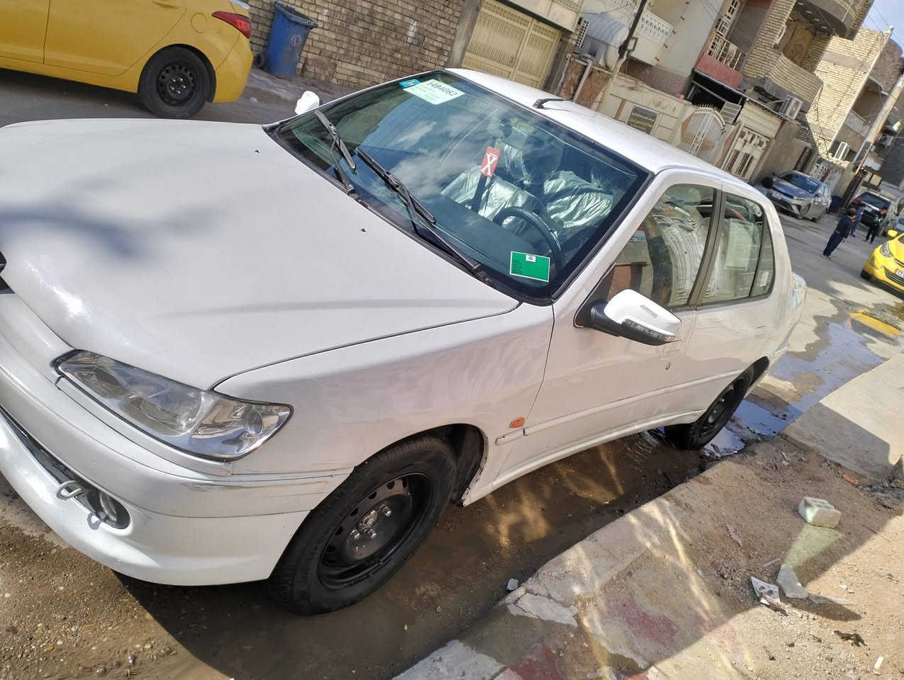 سلام عليكم. بيجو 306 للبيع او مراوس. موديل 2002 بسمي تحول ثاني يوم بغداد. سنويه 2030 بيها تبديل بنيد وصبغ جاملغ الايسر الامامي بدون ضربه  كير محرك تبريد تخم تاير صدر جديد. مكانها بغداد بلديات. سعر 43 رقم تلفون ***********
