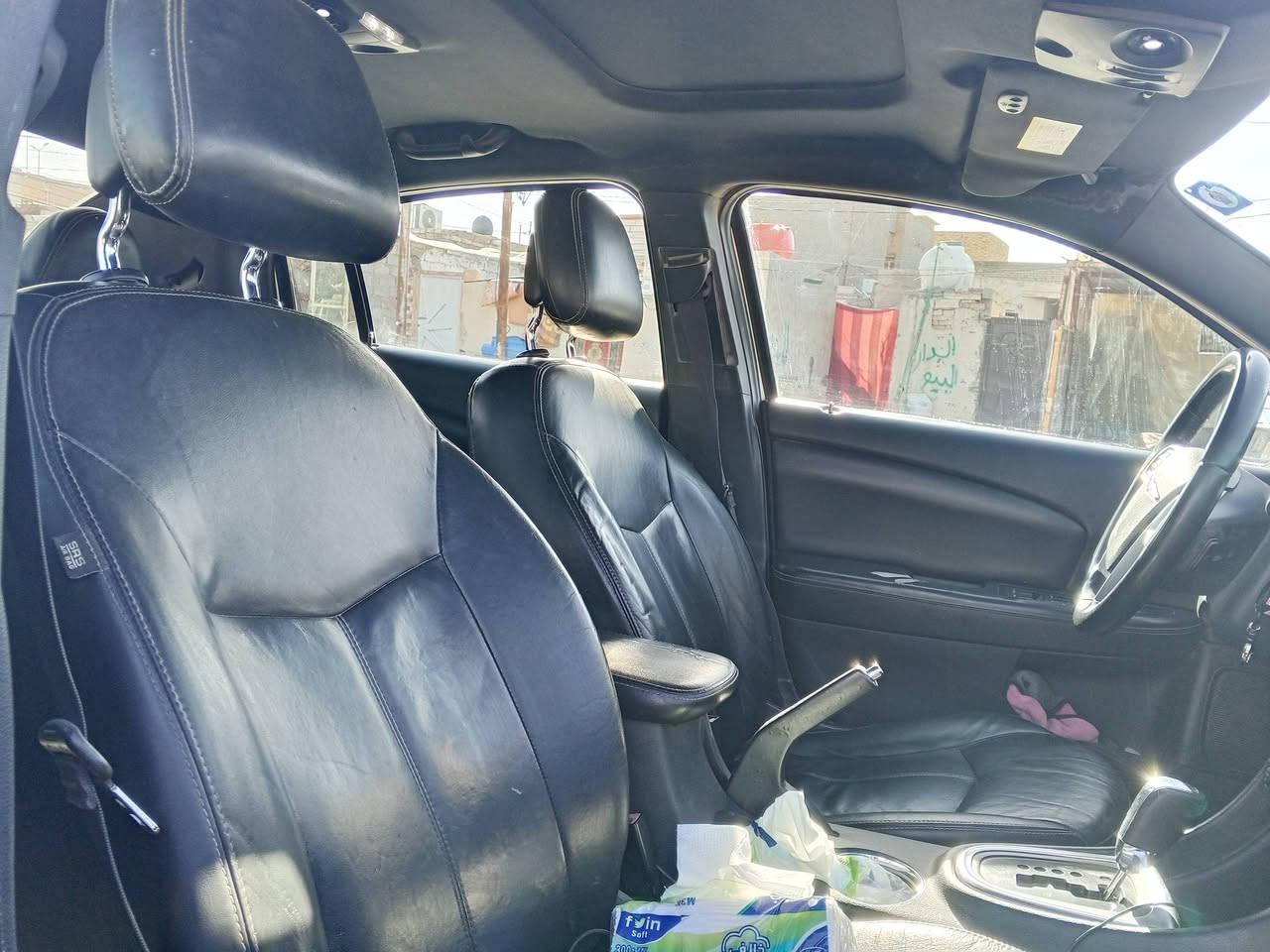 السلام عليكم سي 200 للبيع السياره كفاله عامه تخم تاير جديد حداديه جديده دواخل جداد كشنات كهربائيه حساسات دواخل فول مكينه أو كير  مكفولت سنويه لل 29 بسمي السعر 75 أو بيها مجال قليل مكاني نجف ***********
