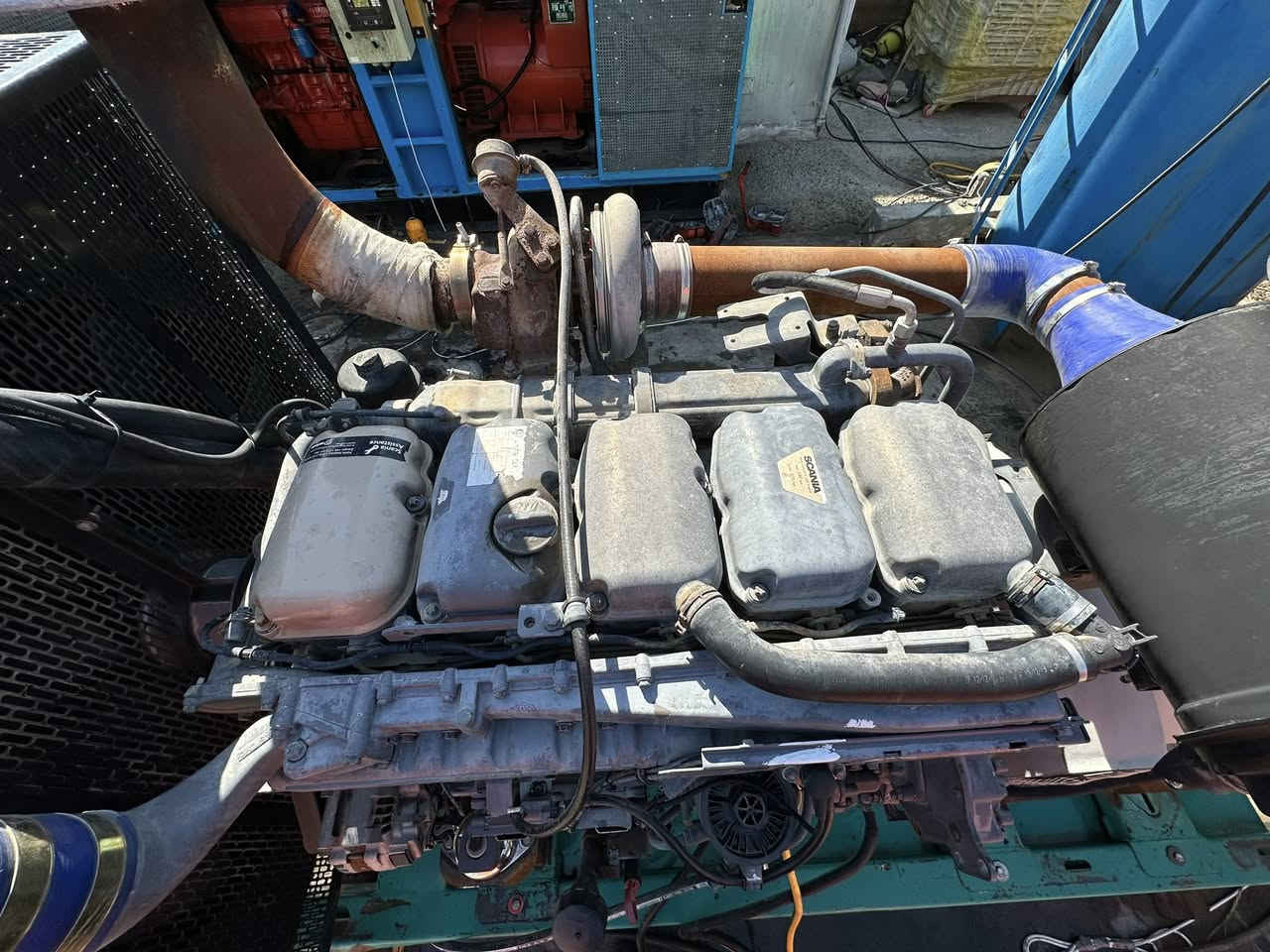 سلام عليكم
للبيع مولده سكانيا 5 بستم وحش 
توليد 350 كي ڤي راديترات بيركنز 
مولده أوربيه بدون فتح بدون صبغ 
مامشتغله قليل جدا نضافه %100
للستفسار ***********📞
