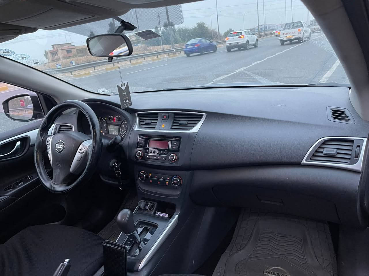 السلام عليكم سنترا موديل 2017 مواصفات Sفقط بارد بين البابين هزه وسنويه جديد السياره نظيف كلش مال بيت وما يحتاجلو مصرف ايه شي السياره جاهزه رقم دهوك شرط التحويل للمعلومات او استفسار اكثر عن السياره 
كورك *********** 
اسيا  ***********
