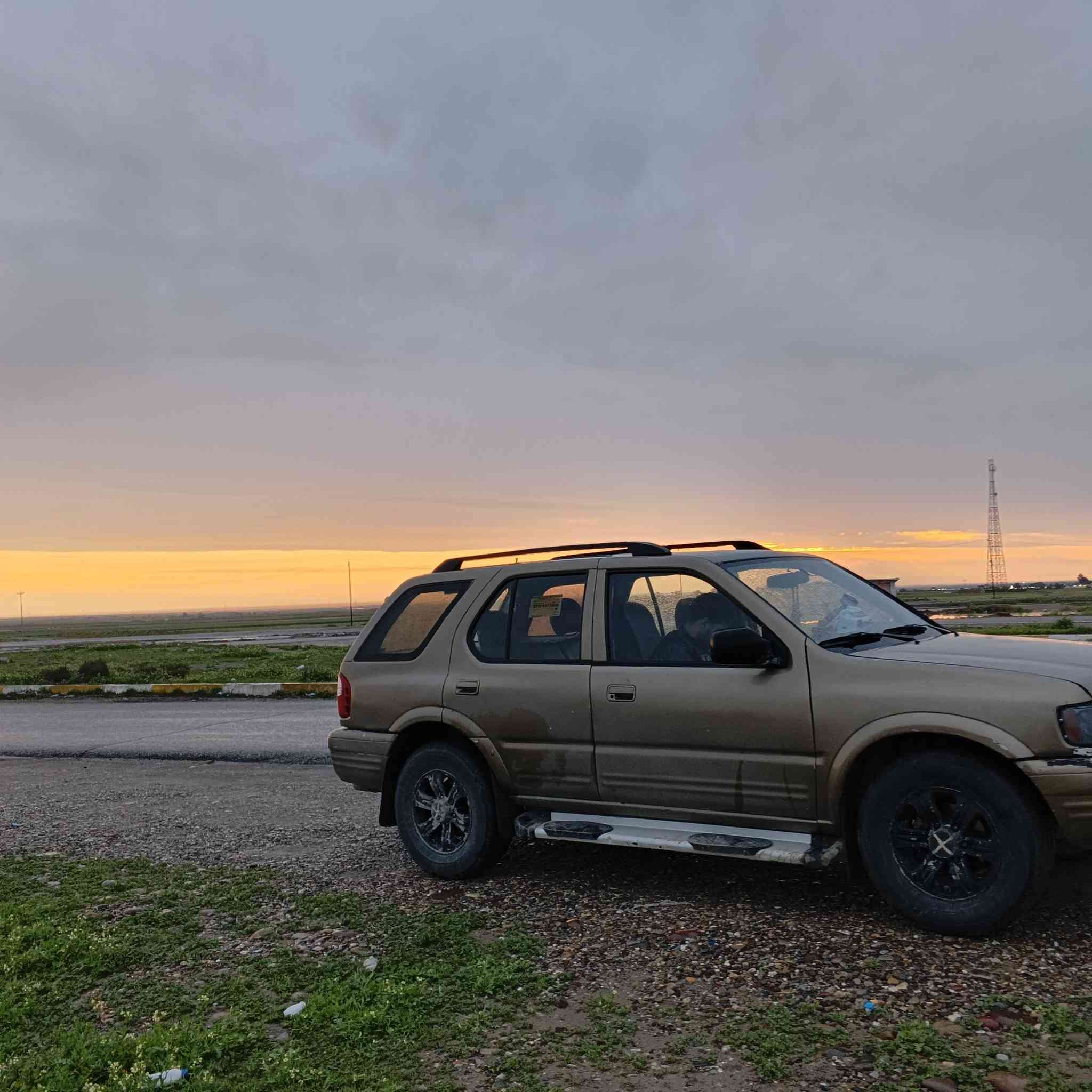 ازوزه للبيع موديل2000
رقم دهوك الماني شرط التحويل
محرك وكير ونجي 
كهربائيات كلها شغاله
صدرها تعبان 
السعر 60 ويرهم امراوس بقماره 
موجود مازنجر وهاذه رقمي واتساب واتصال
***********
